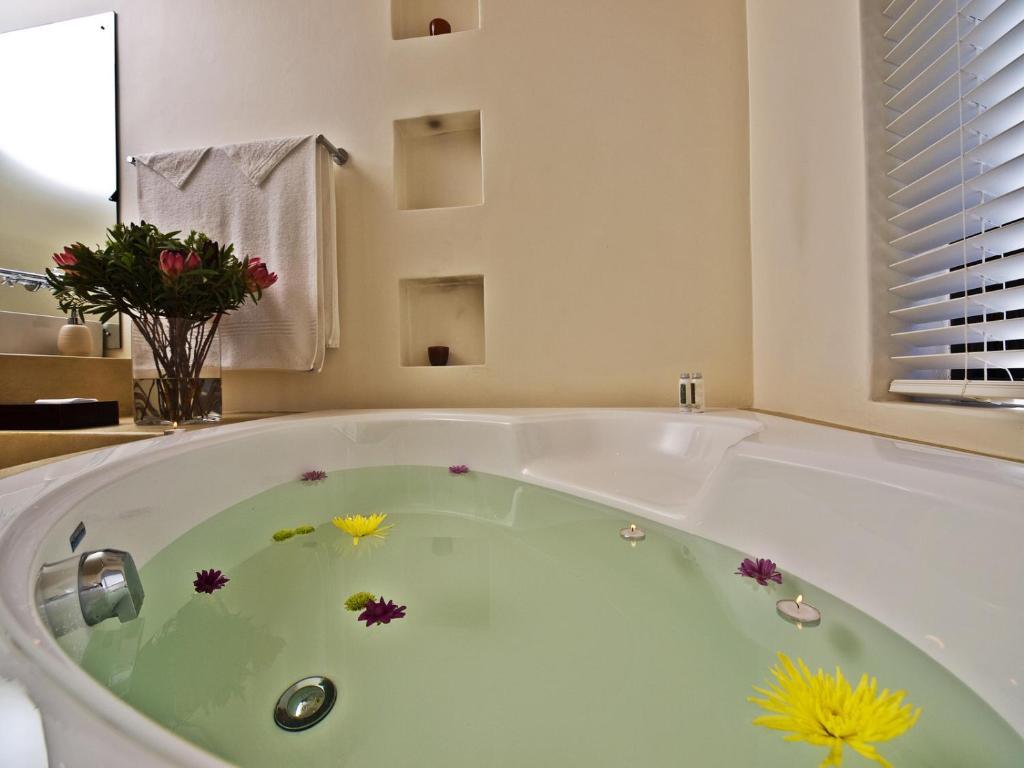 Lodge On The Lake And Wellness Spa วิลเดอร์เนส ห้อง รูปภาพ