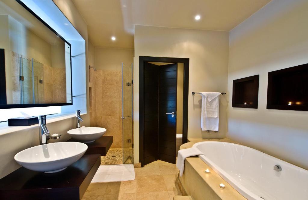 Lodge On The Lake And Wellness Spa วิลเดอร์เนส ห้อง รูปภาพ