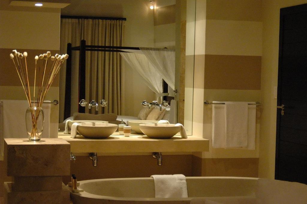 Lodge On The Lake And Wellness Spa วิลเดอร์เนส ห้อง รูปภาพ